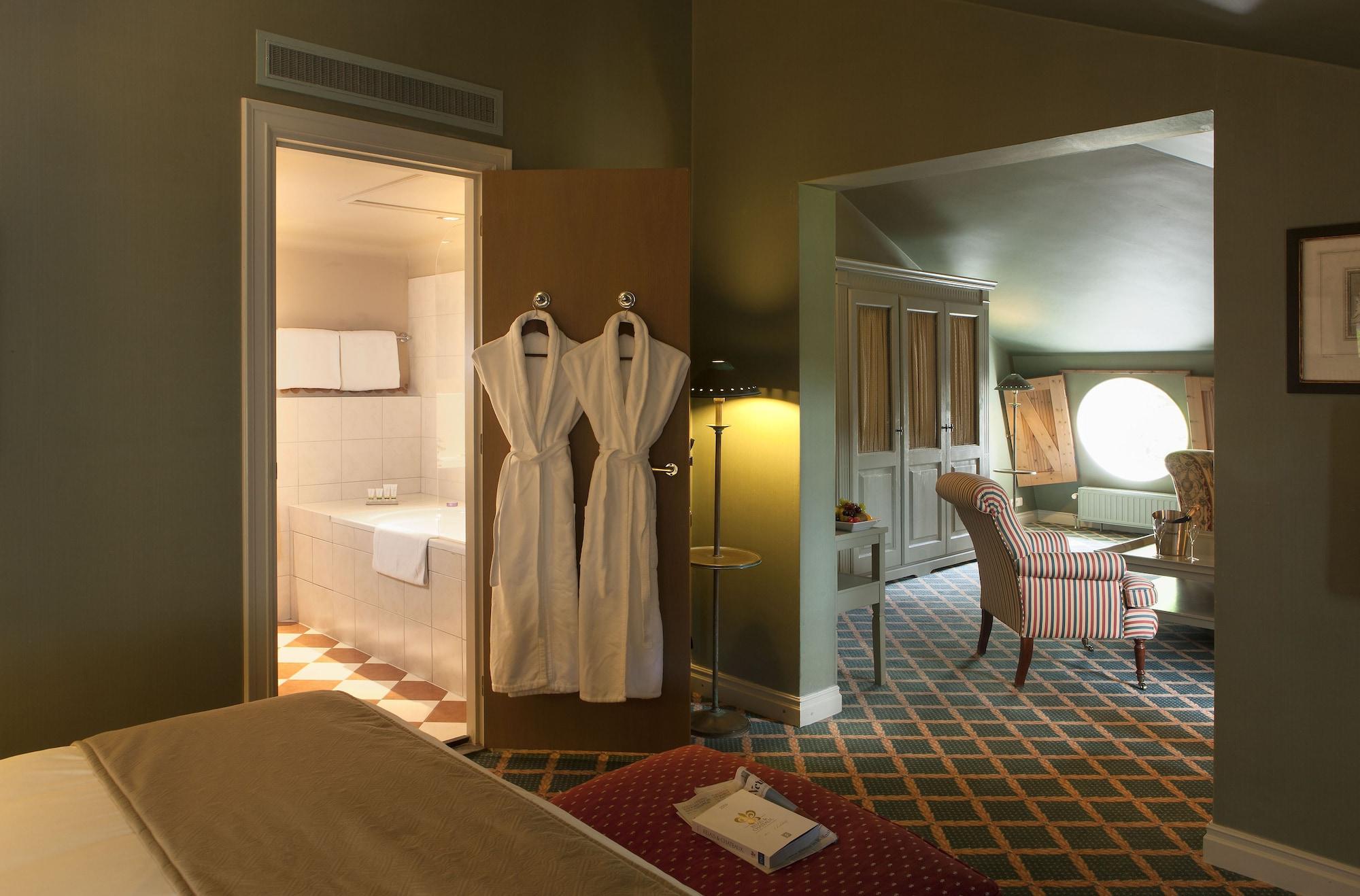 Chateau St Gerlach - Oostwegel Collection, Member Of Relais And Chateaux Valkenburg aan de Geul Екстериор снимка A suite at the hotel