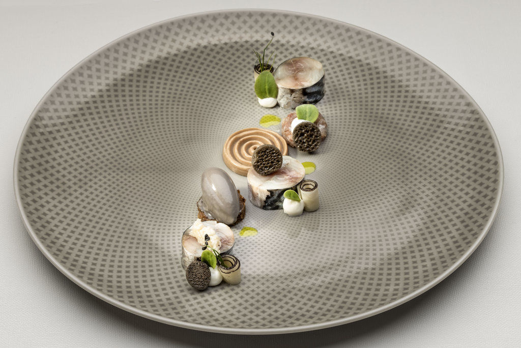 Chateau St Gerlach - Oostwegel Collection, Member Of Relais And Chateaux Valkenburg aan de Geul Екстериор снимка A dish by Heston Blumenthal